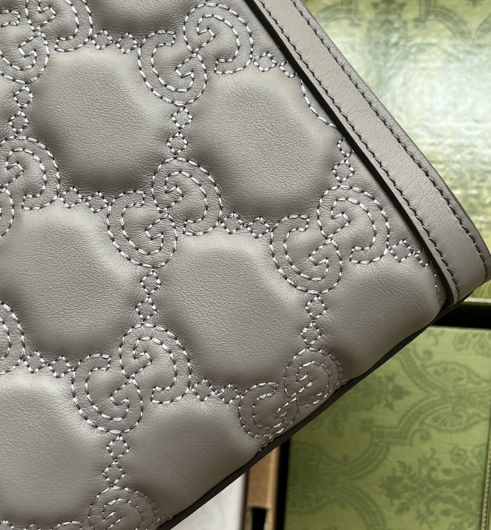 1:1 Replica Gucci GG Matelassé Small Bag Grey For Women, Women's Bags 10.2in/26cm GG 702200 UM8HG 1563