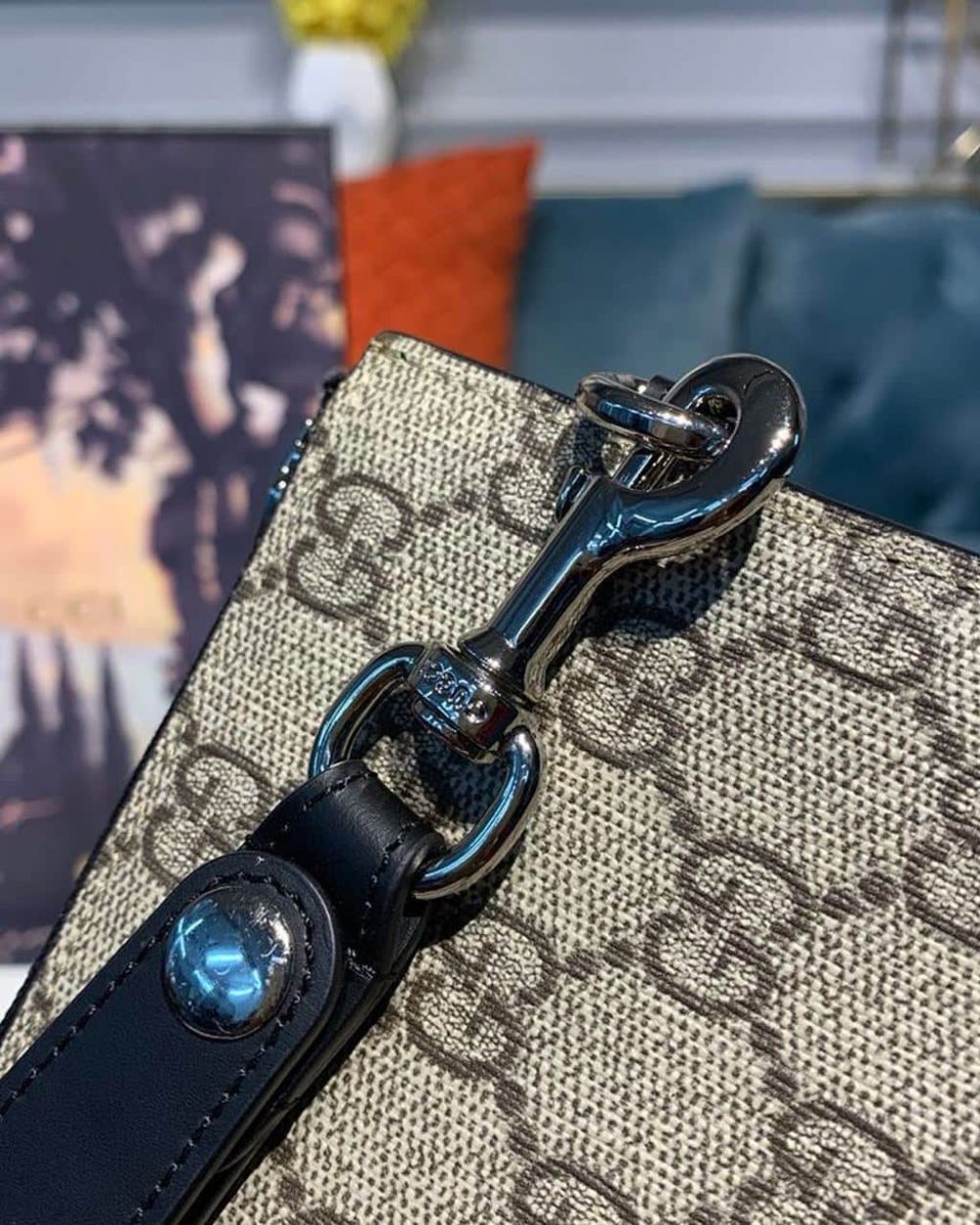 1:1 Replica Gucci GG Supreme Pouch Beige/Ebony GG Supreme Canvas For Men 12in/30cm GG 495017 KGDHN 9769