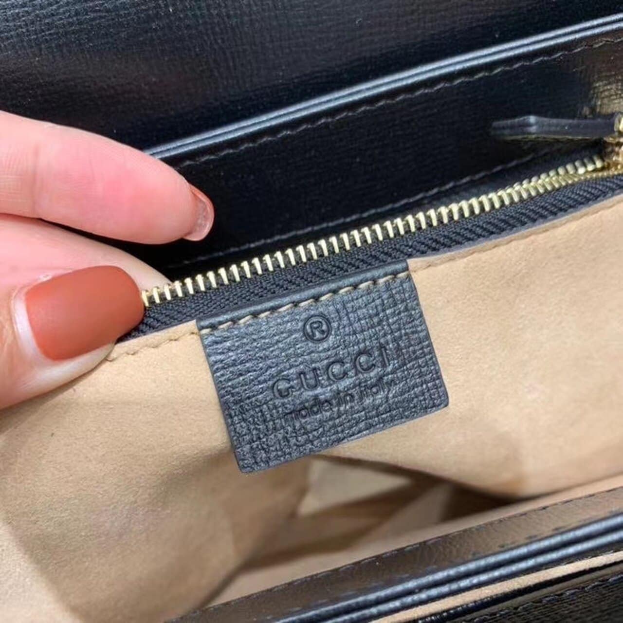 1:1 Replica Gucci Horsebit 1955 Shoulder Bag Black Textured With A Vintage Effect For Women 9.8in/25cm GG 602204 1DB0G 1000 - Image 11
