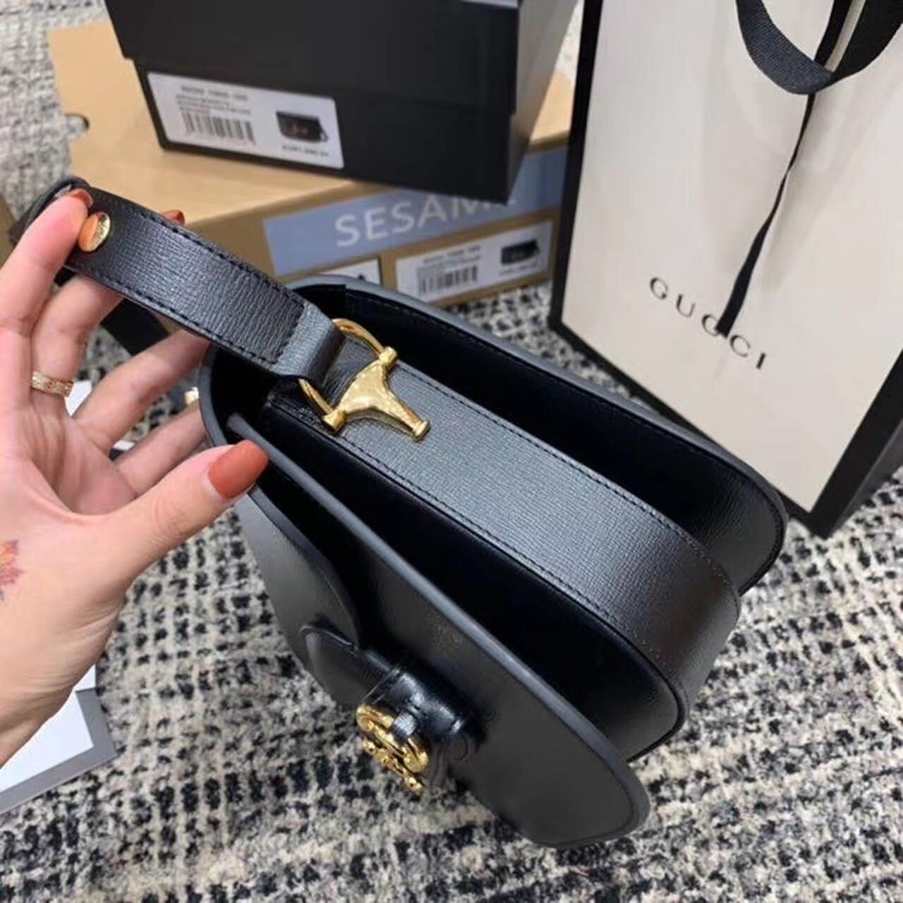 1:1 Replica Gucci Horsebit 1955 Shoulder Bag Black Textured With A Vintage Effect For Women 9.8in/25cm GG 602204 1DB0G 1000 - Image 7