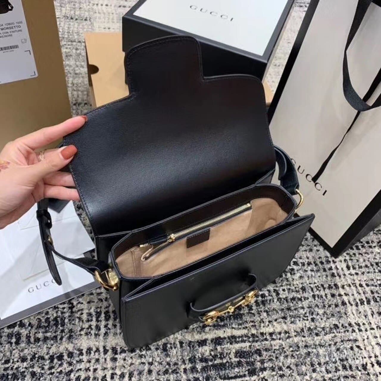 1:1 Replica Gucci Horsebit 1955 Shoulder Bag Black Textured With A Vintage Effect For Women 9.8in/25cm GG 602204 1DB0G 1000 - Image 14