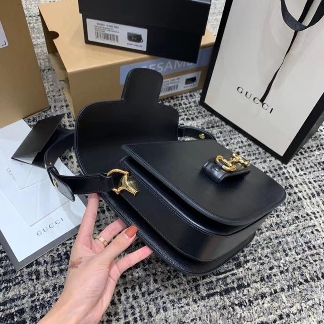 1:1 Replica Gucci Horsebit 1955 Shoulder Bag Black Textured With A Vintage Effect For Women 9.8in/25cm GG 602204 1DB0G 1000 - Image 12
