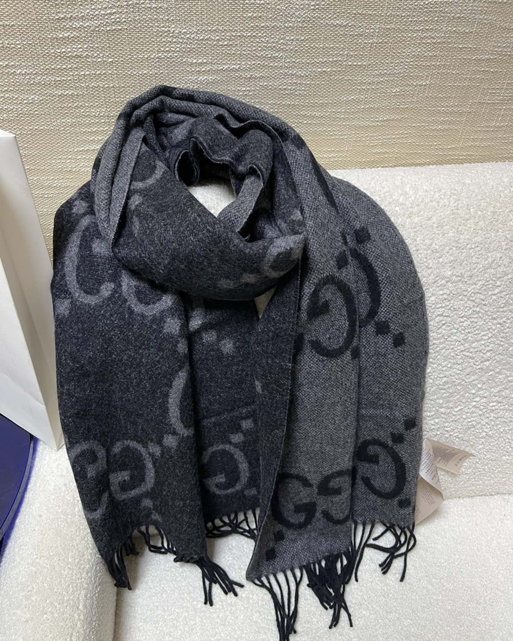 Gucci Jacquard Pattern Knitted Grey Scarf 180cm/71in 133483 3G200 1160 