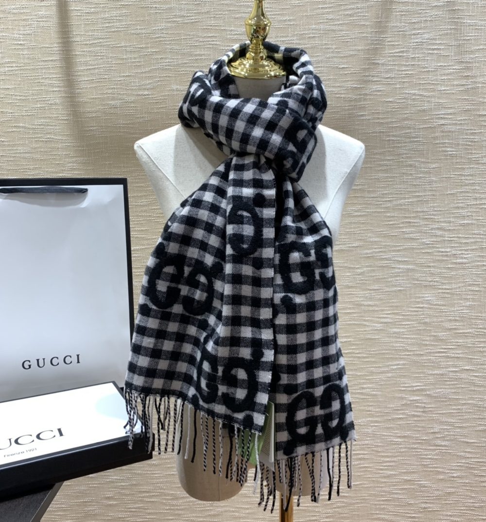 Gucci Jacquard Wool Scarf Dark Blue and Ivory Scarf 220cm/86.7in 644365 4G718 4178 