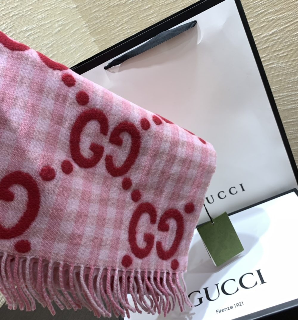 Gucci Jacquard Wool Scarf Pink and Ivory Scarf 220cm/86.7in 644365 3GA69 5878 