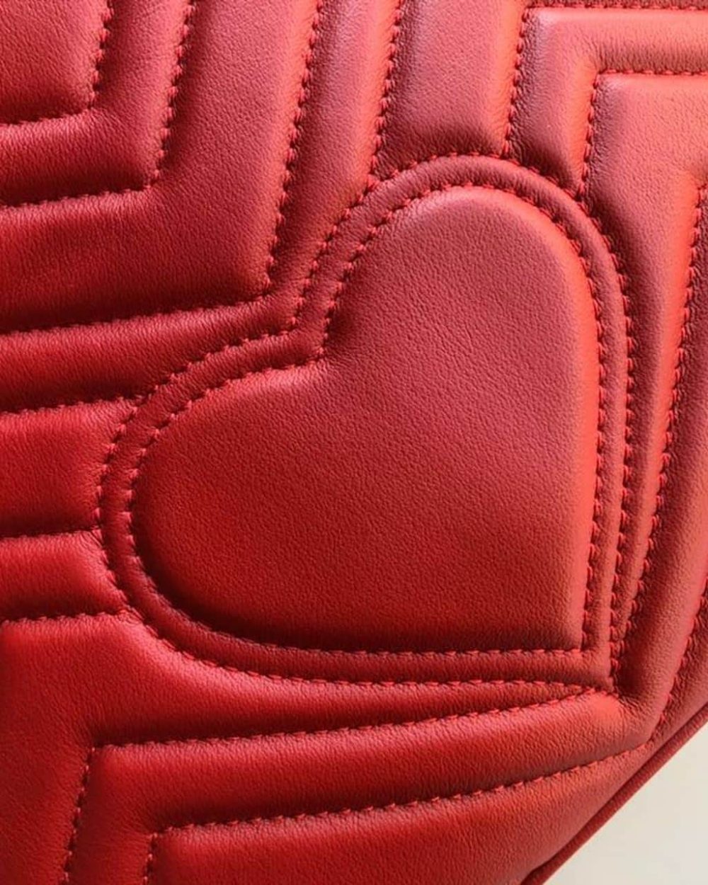 1:1 Replica Gucci Marmont Small Matelassé Shoulder Bag Hibiscus Red Matelassé Chevron For Women 10in/26cm GG 443497 DTDIT 6433