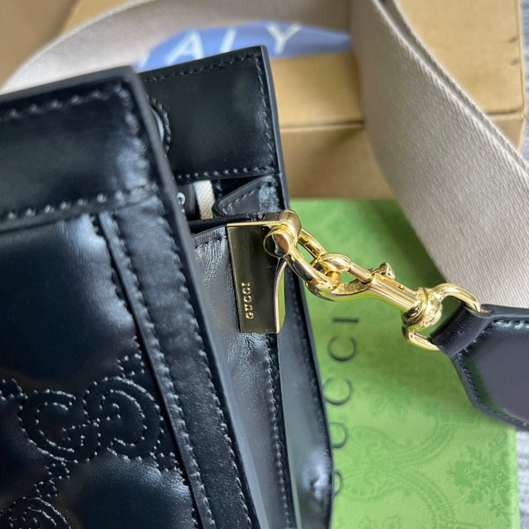 1:1 Replica Gucci Matelasse Shoulder Bag Black For Women, Women's Bags 10.2in/26cm GG - Image 5