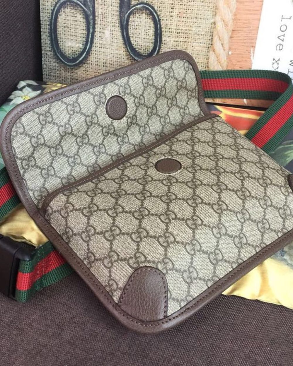1:1 Replica Gucci Neo Vintage GG Supreme Belt Bag Beige/ebony GG Supreme Canvas With Brown For Women 9.4in/24cm GG 493930 9C2VT 8745