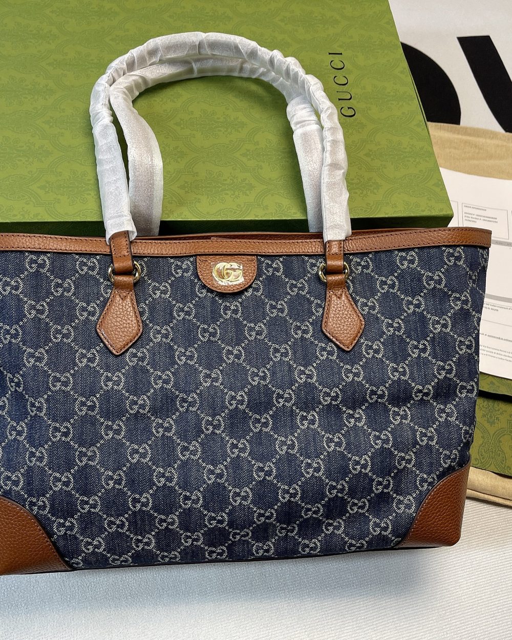 1:1 Replica Gucci Ophidia GG Medium Tote Dark Blue And Ivory Eco Washed Organic GG Jacquard Denim For Women 15in/38cm GG 631685 2KQGG 8375