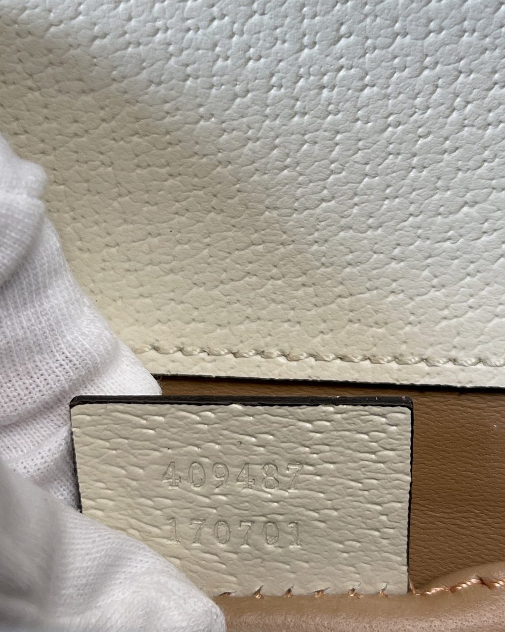 1:1 Replica Gucci Padlock Small Gucci Strawberry Shoulder Bag Beige For Women, Women's Bags 7.9in/20cm GG