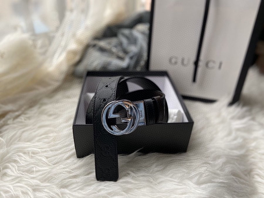 1:1 Replica Gucci Reversible Gucci Signature Belt Black GG, Women Belt 473030 CWCWN 1070 - Image 5