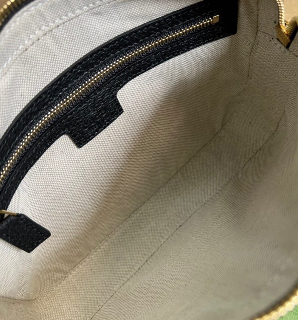 1:1 Replica Gucci Shoulder Bag With Interlocking G Black And White GG Supreme Canvas For Women  9.6in/24.5cm GG