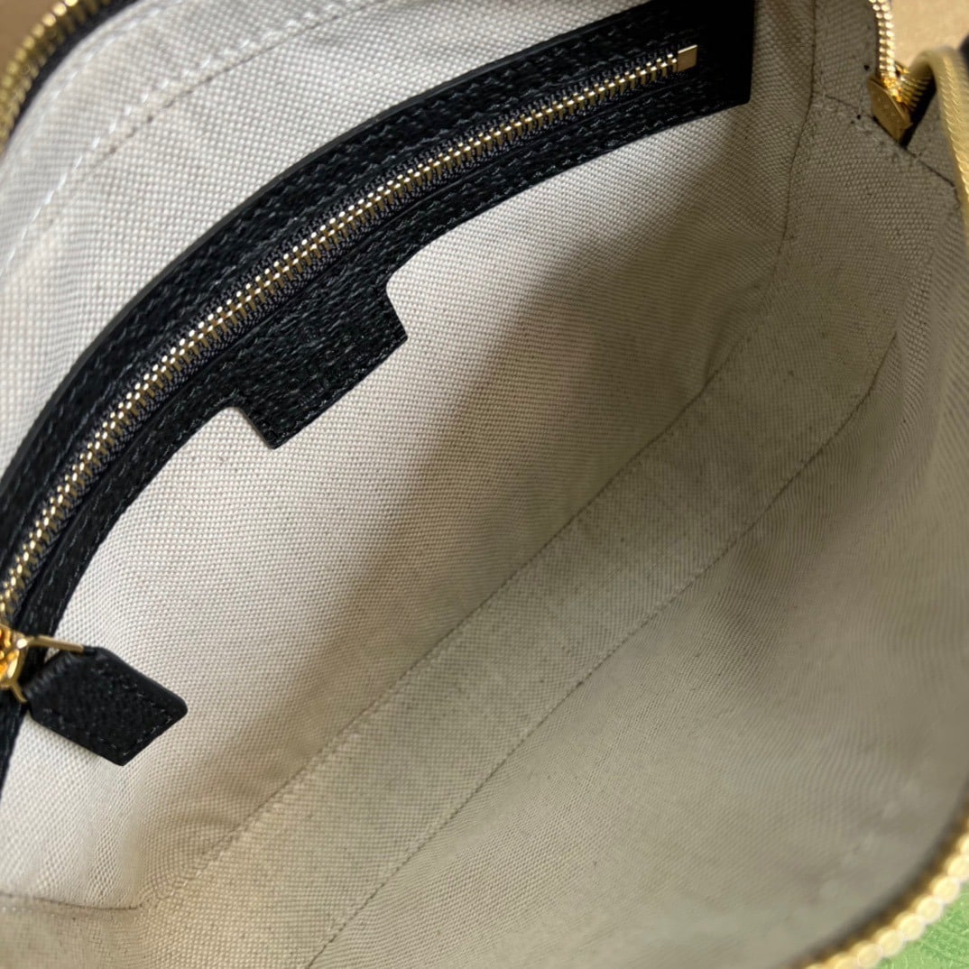 1:1 Replica Gucci Shoulder Bag With Interlocking G Black And White GG Supreme Canvas For Women 9.6in/24.5cm GG - Image 6