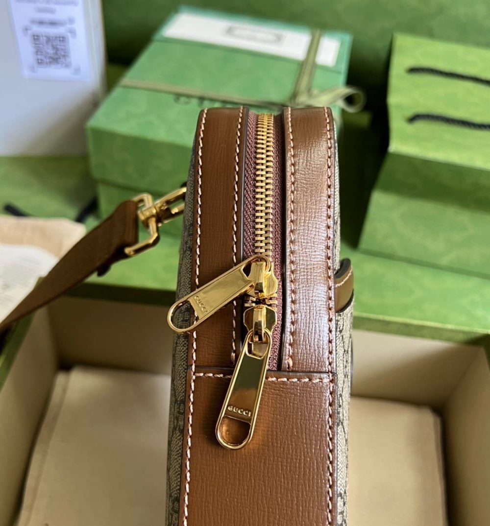 1:1 Replica Gucci Sling Backpack With Interlocking G Beige And Ebony GG Supreme Canvas For Men 9.4in/24cm GG 696016 92THG 8563