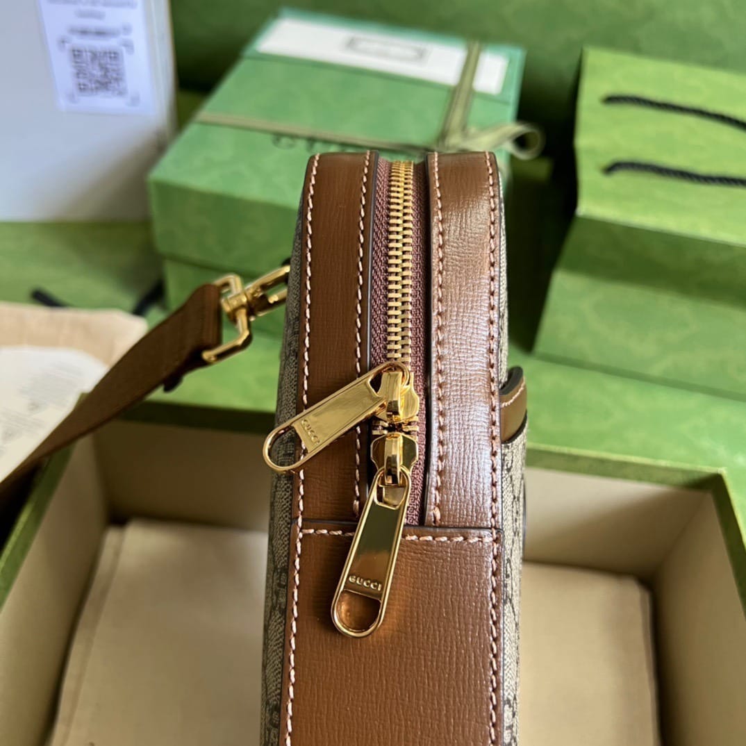 1:1 Replica Gucci Sling Backpack With Interlocking G Beige And Ebony GG Supreme Canvas For Men 9.4in/24cm GG 696016 92THG 8563 - Image 3