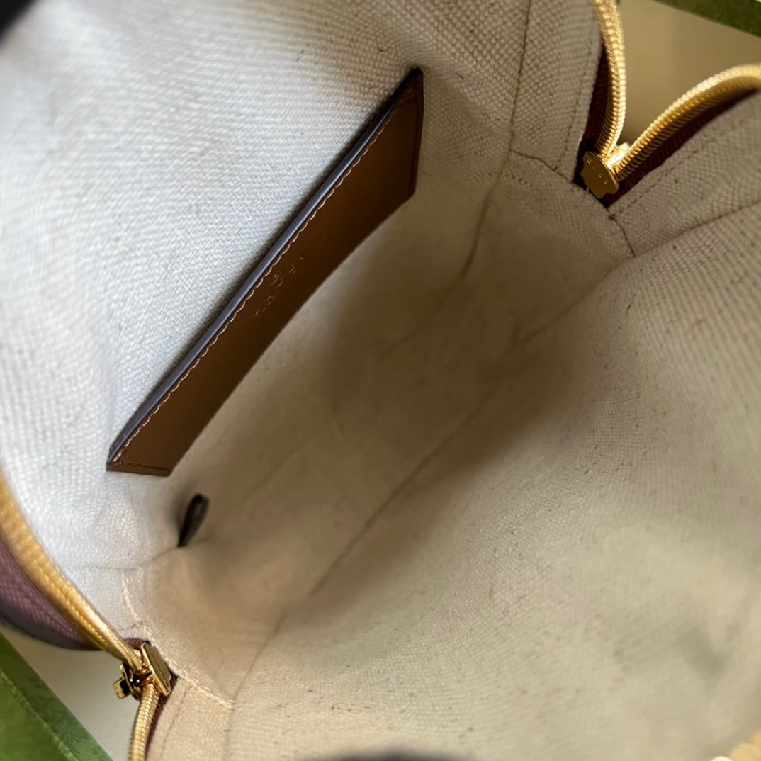 1:1 Replica Gucci Sling Backpack With Interlocking G Beige And Ebony GG Supreme Canvas For Men 9.4in/24cm GG 696016 92THG 8563 - Image 8