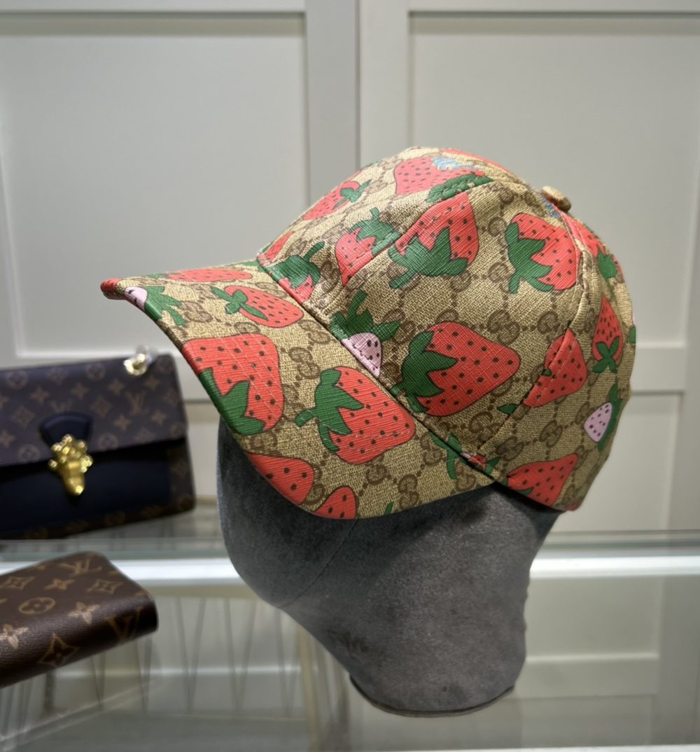 Gucci Strawberry Supreme Baseball Hat Beige GG Hat