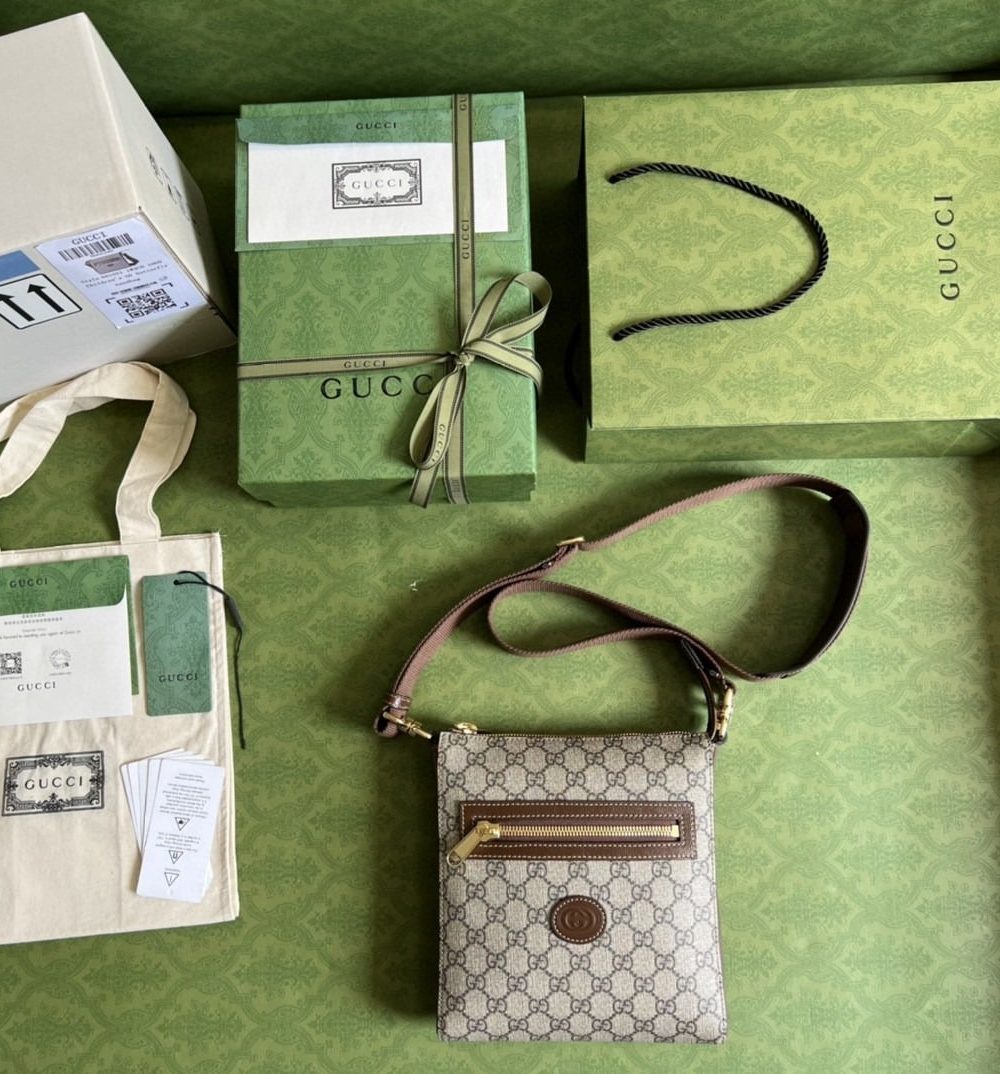 1:1 Replica Gucci Supreme Messenger Bag Beige And Ebony GG Supreme Canvas For Women 9.3in/23.5cm GG 681021 92THG 8563