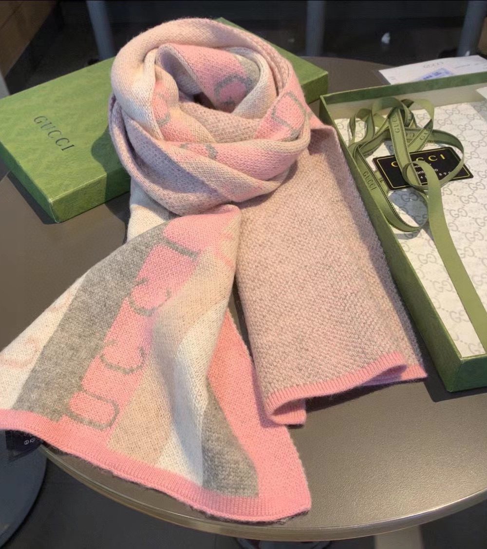 Gucci Wool Multicolor Line in Grey and Pink Scarf 150cm/71in 