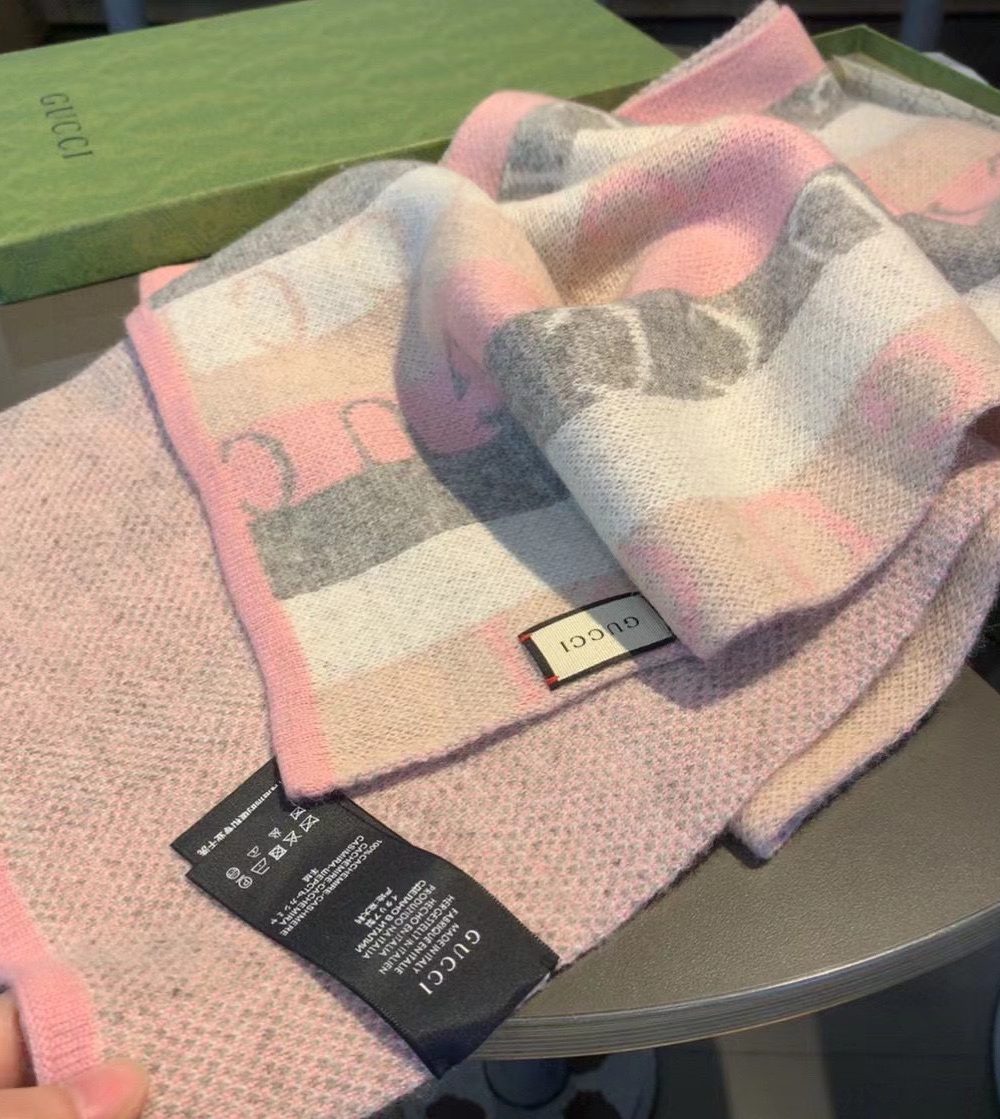 Gucci Wool Multicolor Line in Grey and Pink Scarf 150cm/71in 