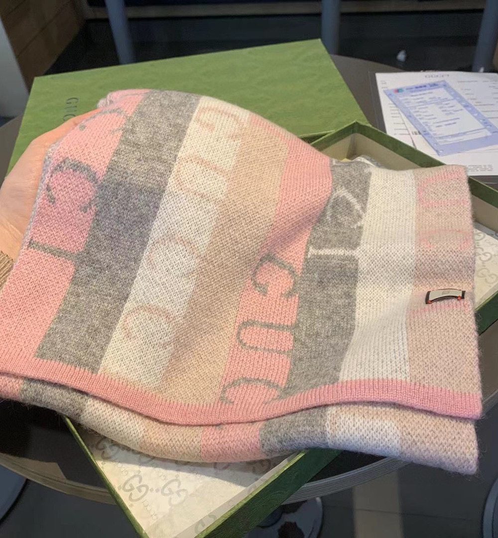 Gucci Wool Multicolor Line in Grey and Pink Scarf 150cm/71in