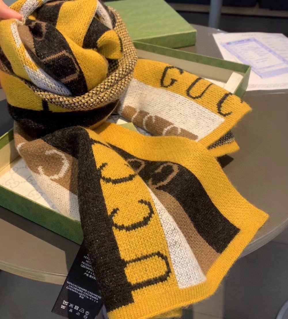 Gucci Wool Multicolor Line in Grey and Yellow Scarf 150cm/71in 