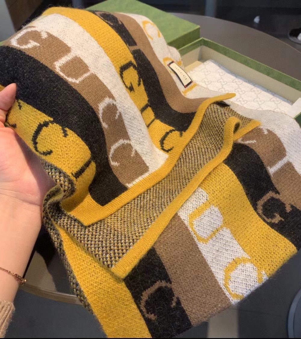 Gucci Wool Multicolor Line in Grey and Yellow Scarf 150cm/71in 