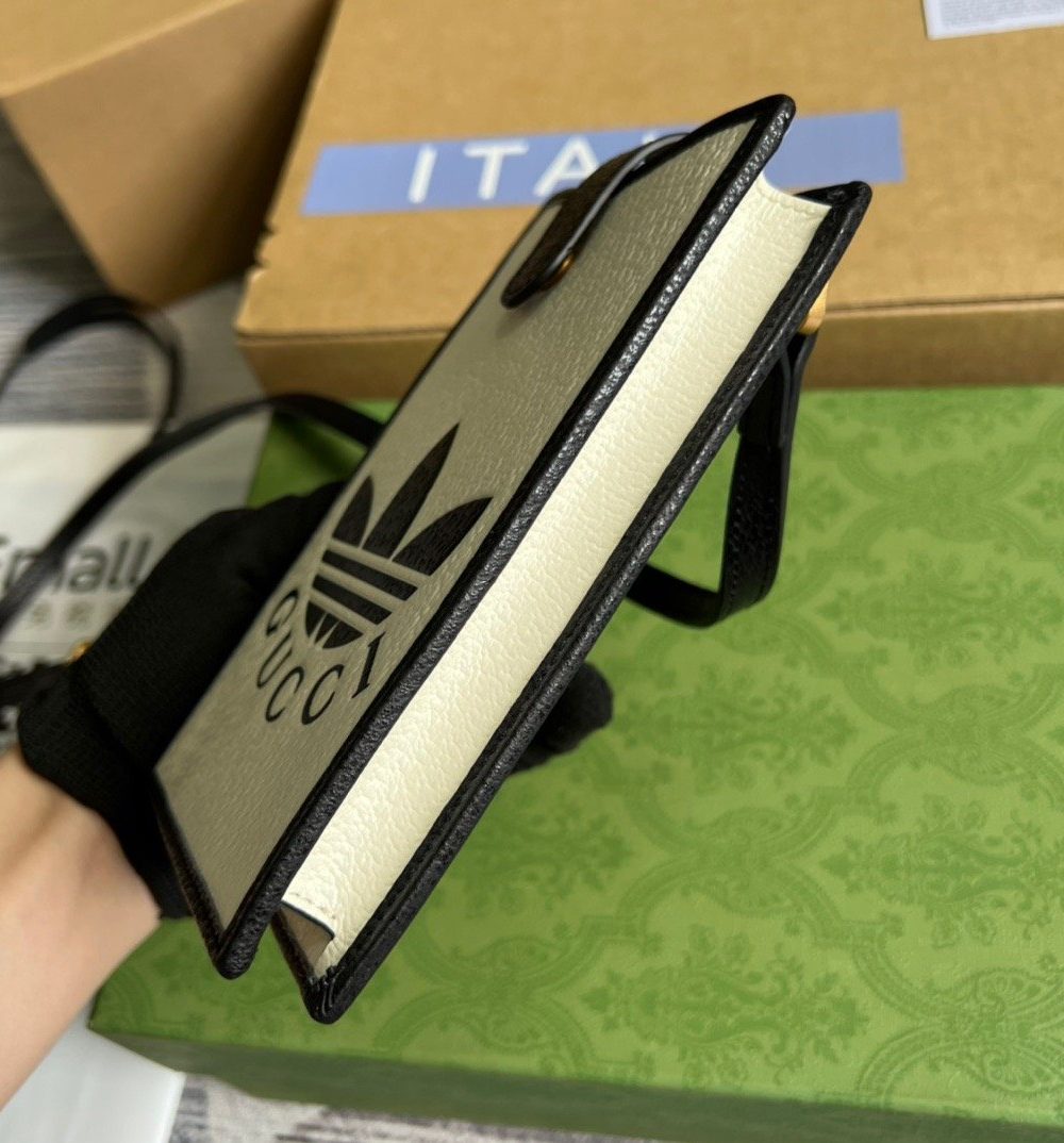 1:1 Replica Gucci x Adidas Phone Case White For Women, Women's Bags 7.3in/18cm GG‎