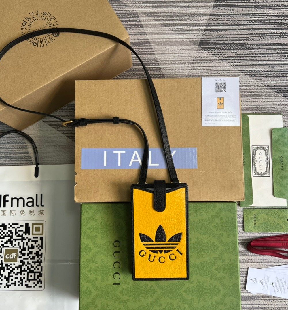 1:1 Replica Gucci x Adidas Phone Case Yellow For Women, Women's Bags 7.3in/18cm GG‎