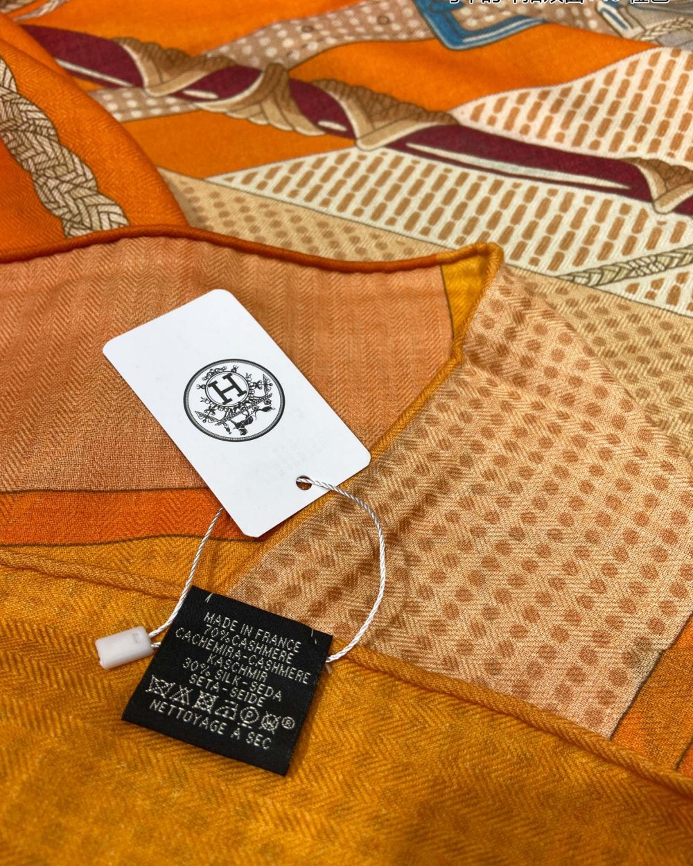 Hermes Clic-Clac Double Face Bouton D'or/Beige/Crème Clair Scarf 140cm/55in 