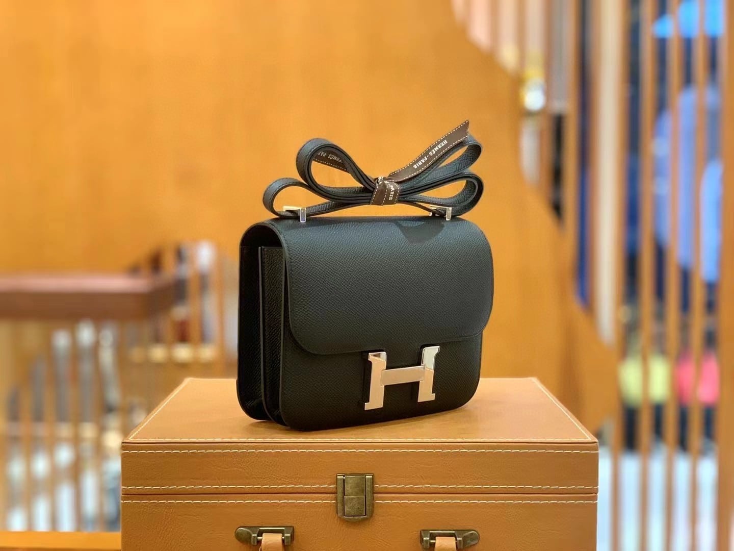 1:1 Replica Hermes Constance 23 Epsom Black For Women, Women's Handbags, Shoulder Bag 9in/23cm - Image 4