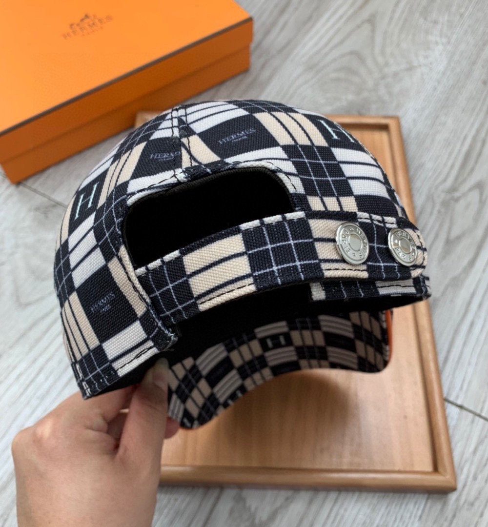Hermes Davis H Primavera Cap Caro Black/White Hermes Cap