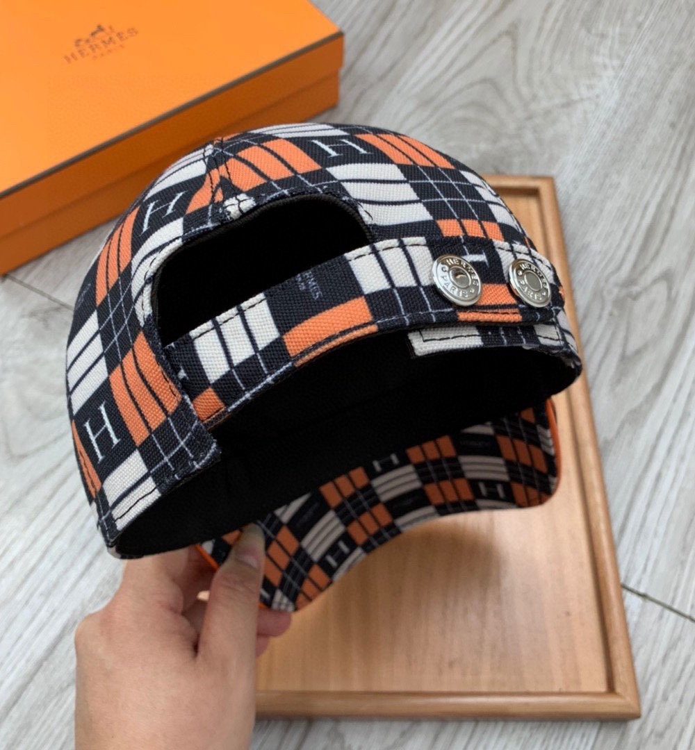 Hermes Davis H Primavera Cap Caro White/Black Hermes Cap