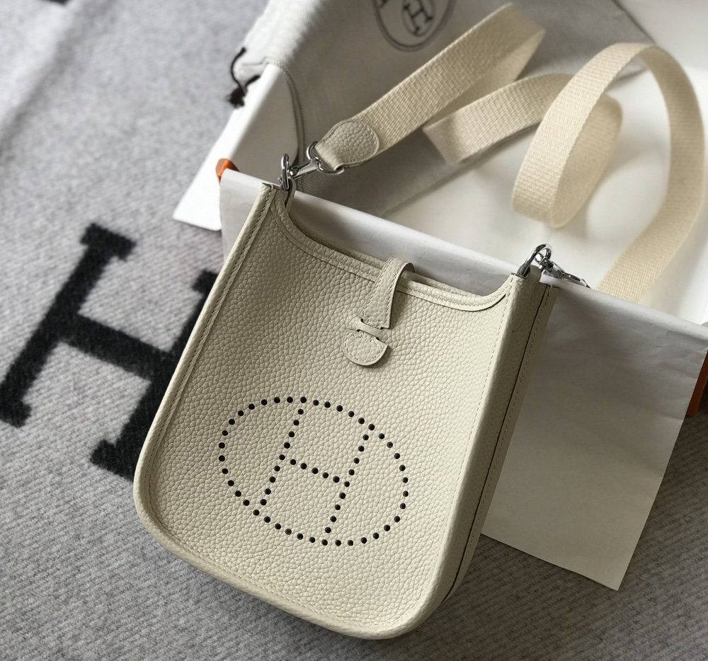 1:1 Replica Hermes Evelyne 16 Amazone Bag Beige With Silver-Toned Hardware For Women, Women's Shoulder And Crossbody Bags 6.3in/16cm