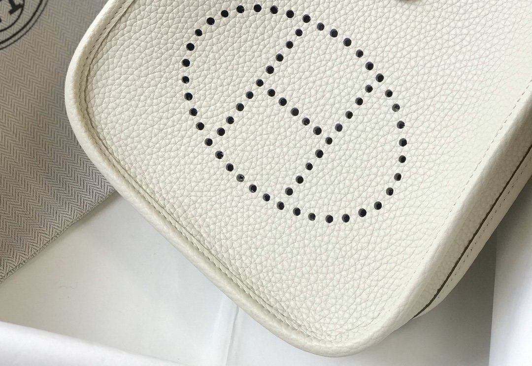 1:1 Replica Hermes Evelyne 16 Amazone Bag Beige With Silver-Toned Hardware For Women, Women's Shoulder And Crossbody Bags 6.3in/16cm - Image 5