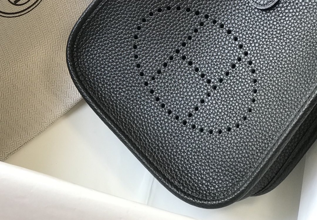 1:1 Replica Hermes Evelyne 16 Amazone Bag Black With Silver-Toned Hardware For Women, Women's Shoulder And Crossbody Bags 6.3in/16cm H069426CKAV - Image 3