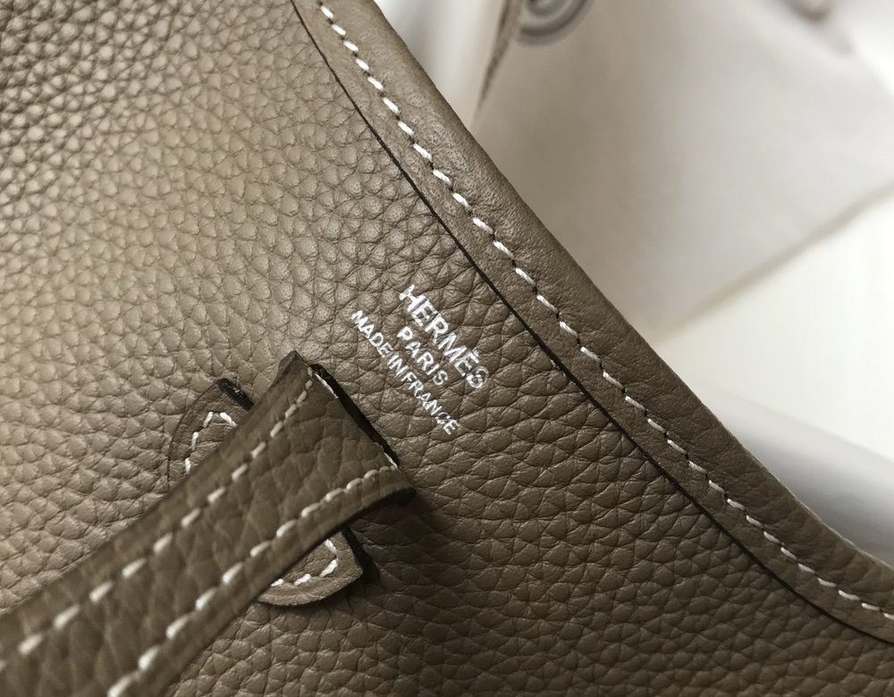 1:1 Replica Hermes Evelyne 16 Amazone Bag Etoupe With Silver-Toned Hardware For Women, Women's Shoulder And Crossbody Bags 6.3in/16cm H069426CKBF