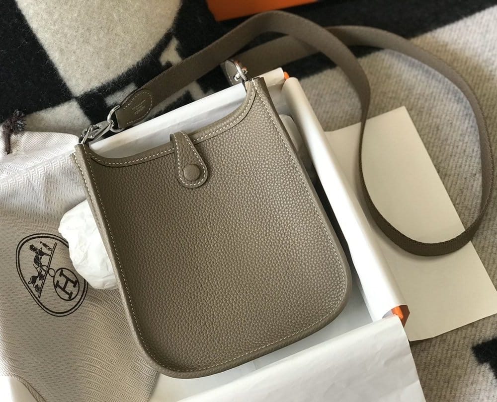 1:1 Replica Hermes Evelyne 16 Amazone Bag Etoupe With Silver-Toned Hardware For Women, Women's Shoulder And Crossbody Bags 6.3in/16cm H069426CKBF