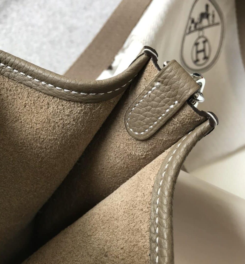 1:1 Replica Hermes Evelyne 16 Amazone Bag Etoupe With Silver-Toned Hardware For Women, Women's Shoulder And Crossbody Bags 6.3in/16cm H069426CKBF