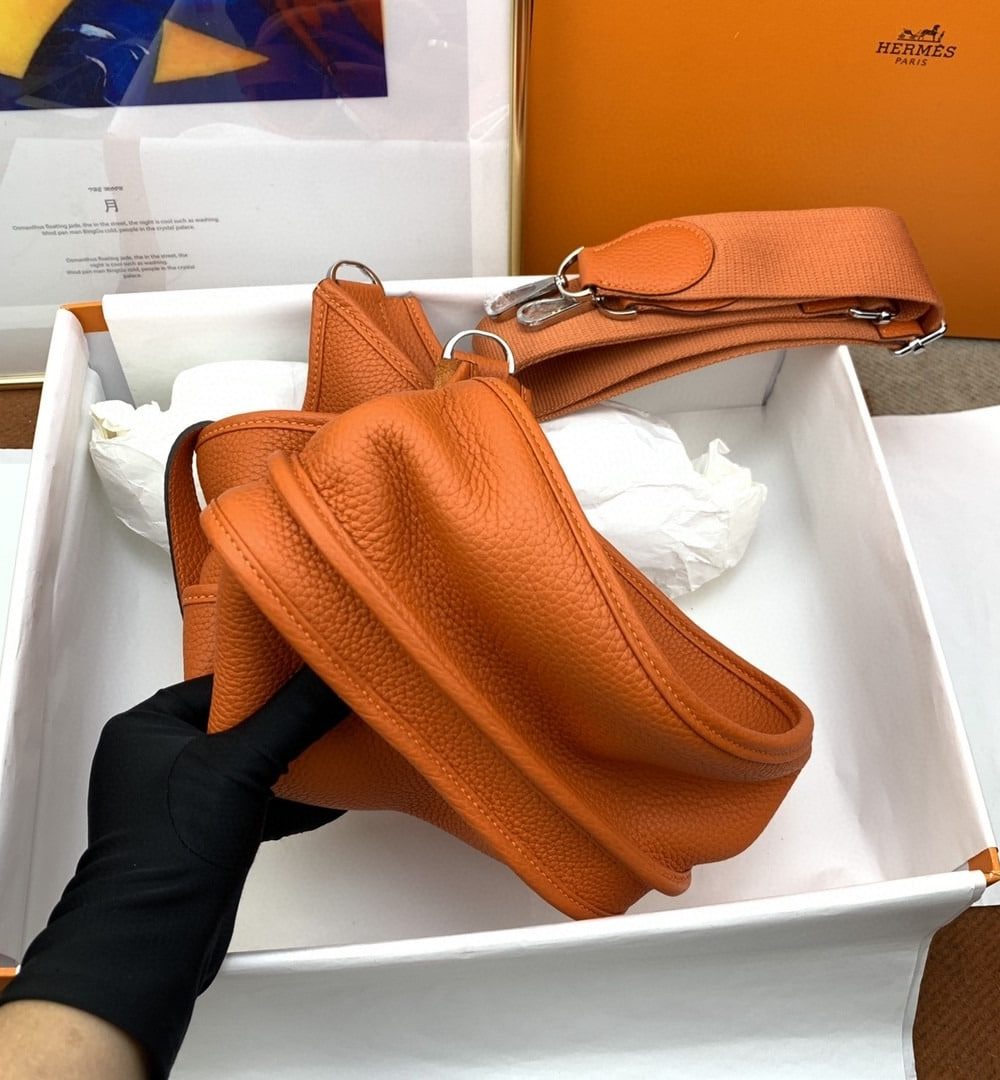 1:1 Replica Hermes Evelyne III 29 Bag Orange With Silver-Toned Hardware For Women, Women's Shoulder And Crossbody Bags 11.4in/29cm H056277CC9J