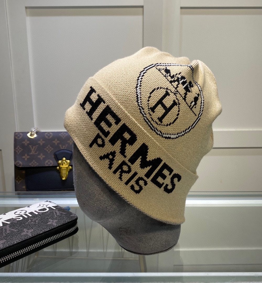 Hermes Frequence Beanie In Beige