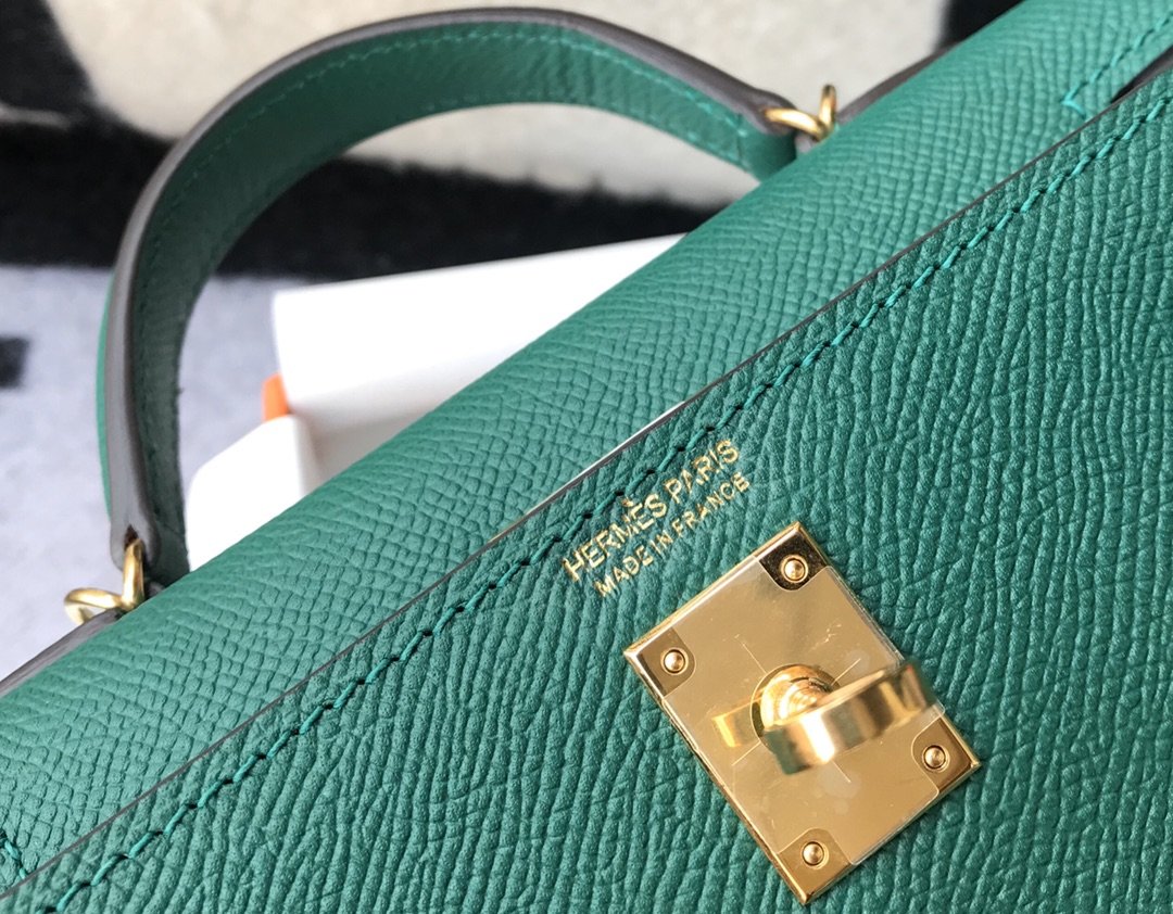1:1 Replica Hermes Kelly 19 Green With Gold Toned Hardware Bag For Women, Women's Handbags, Shoulder Bags 7.5in/19cm - Image 4