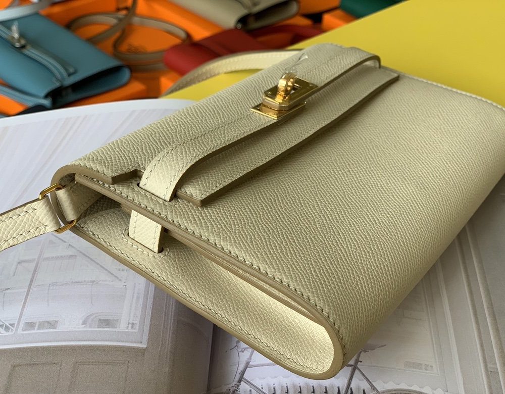 1:1 Replica Hermes Kelly Classique To Go Wallet  21cm/8.3in Gold Toned Hardware For Women Cream