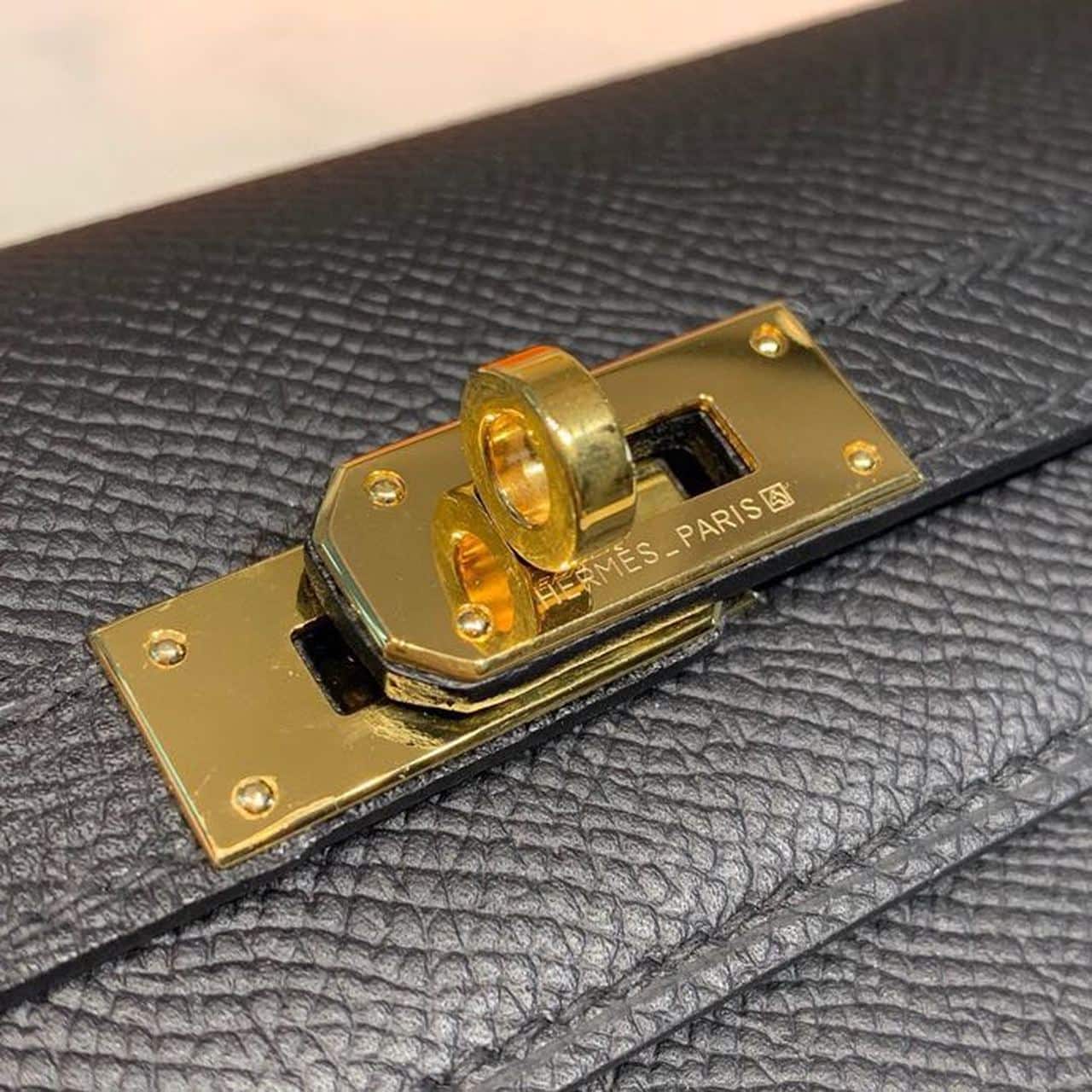 1:1 Replica Hermes Kelly Wallet To Go Woc Black With Gold Toned Hardware Bag For Women 8.2in/21cm - Image 13
