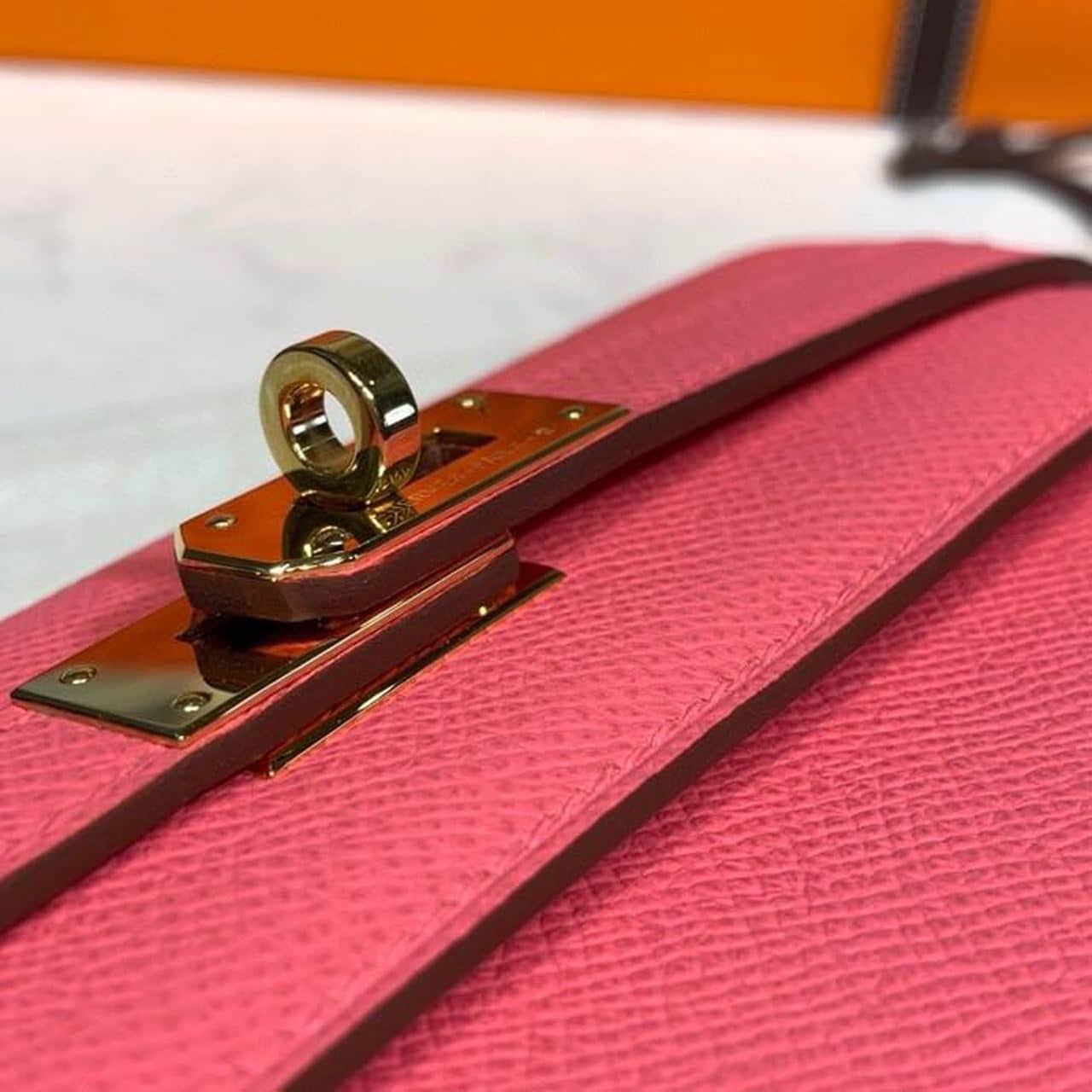 1:1 Replica Hermes Kelly Wallet To Go Woc Pink With Gold Toned Hardware Bag For Women 8.2in/21cm - Image 11