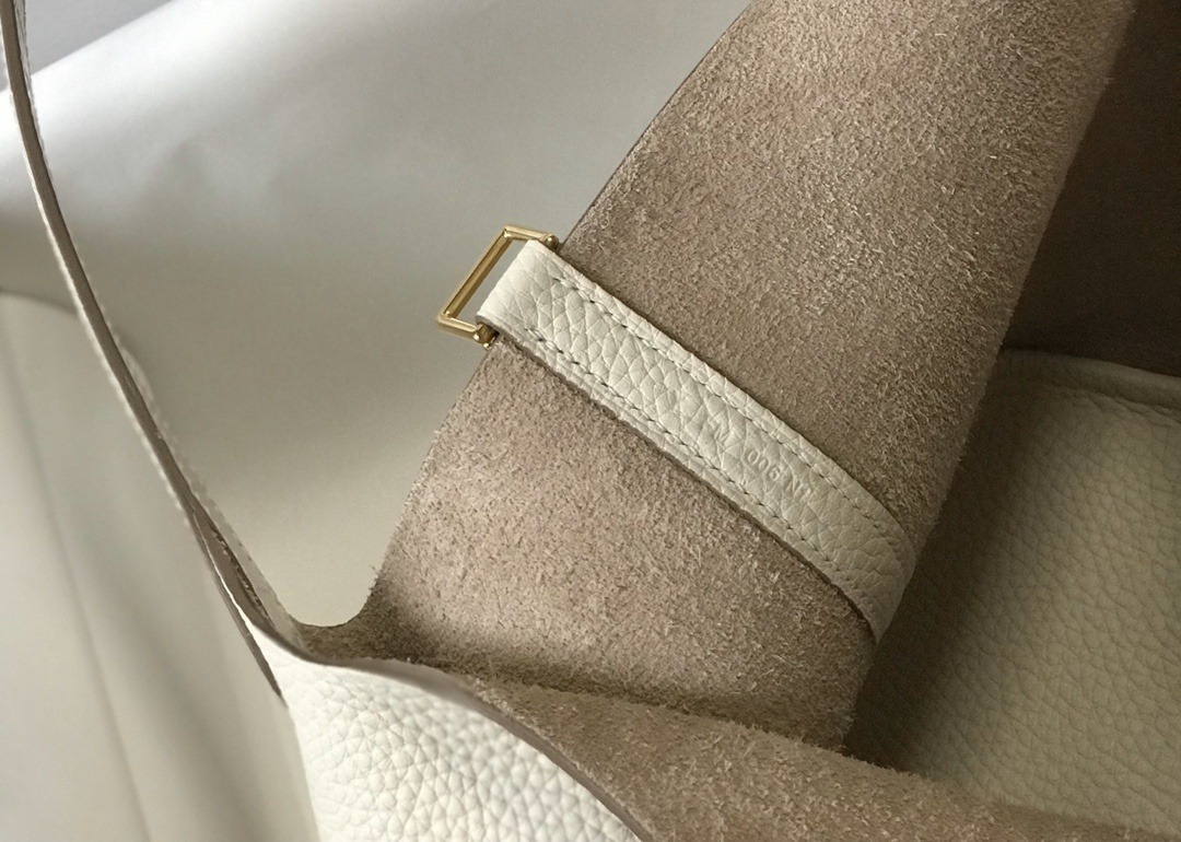 1:1 Replica Hermes Picotin Lock 18 White Bag With Gold-Toned Hardware For Women, Women's Handbags 7.1in/18cm - Image 7