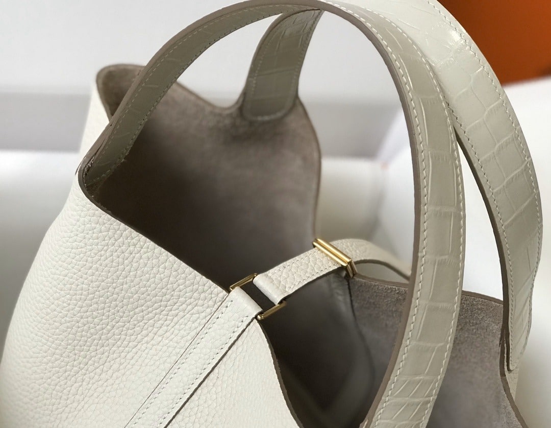 1:1 Replica Hermes Picotin Lock 18 White Bag With Gold-Toned Hardware For Women, Women's Handbags 7.1in/18cm - Image 4