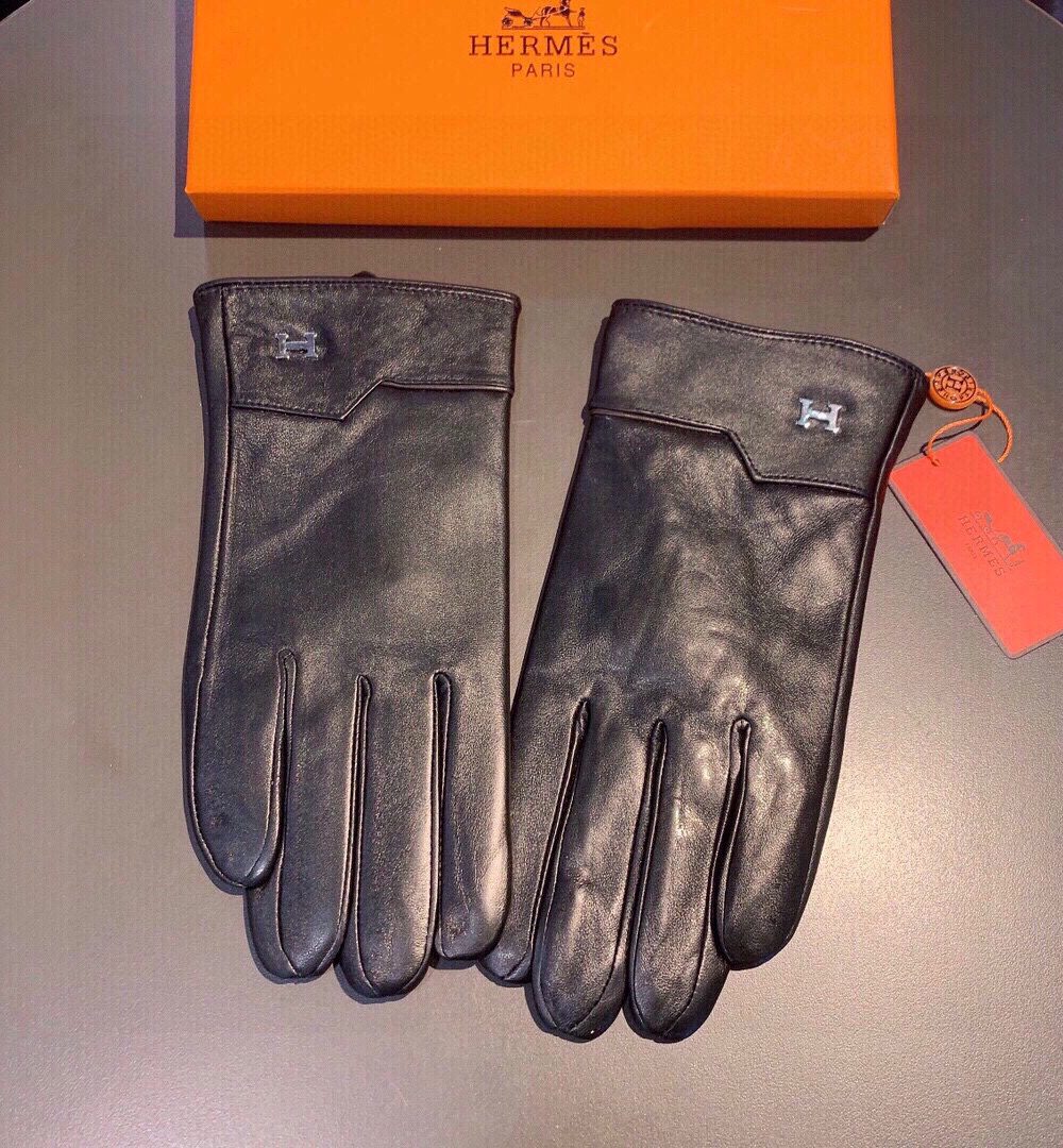 Hermes Soya Gloves In Black