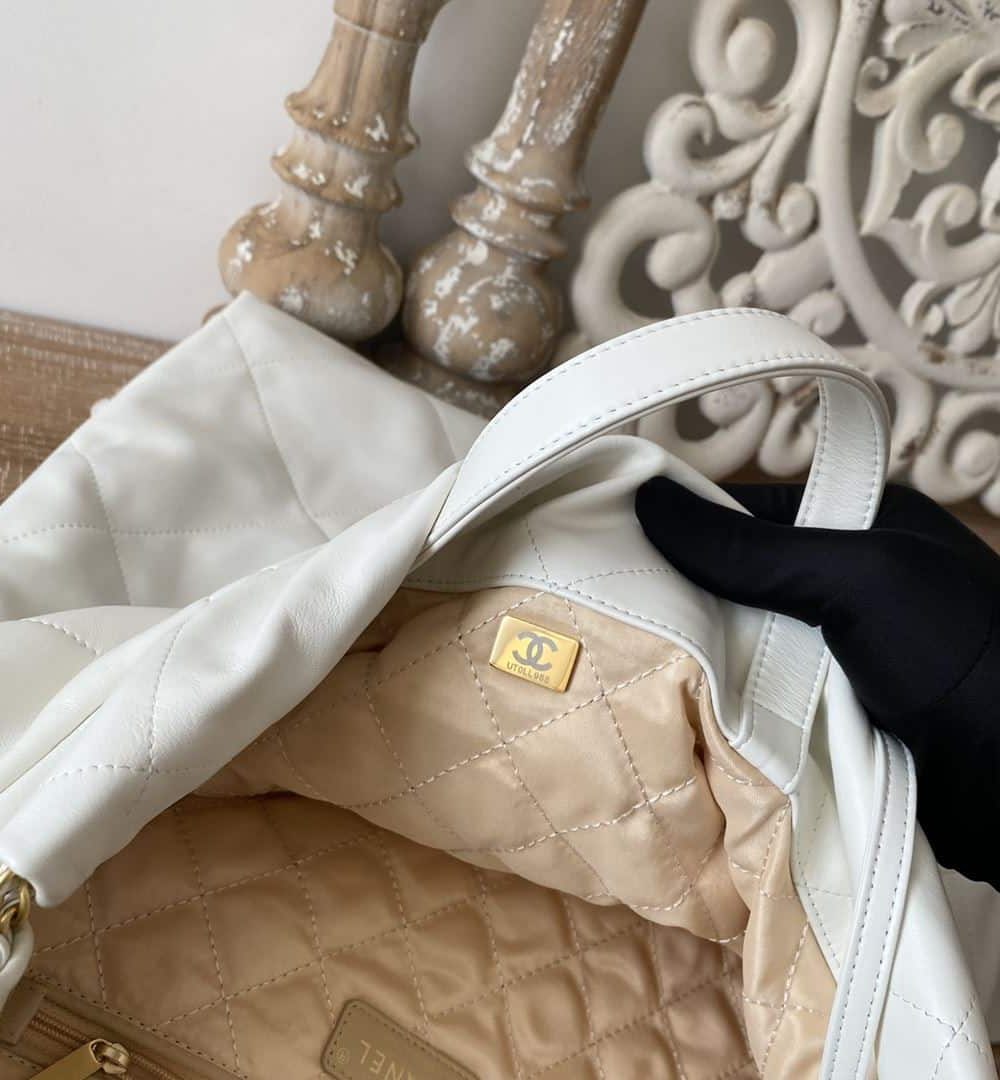 [REP 1:1] Large 22 Backpack Black/White For Women 19.9in / 51cm AS3313