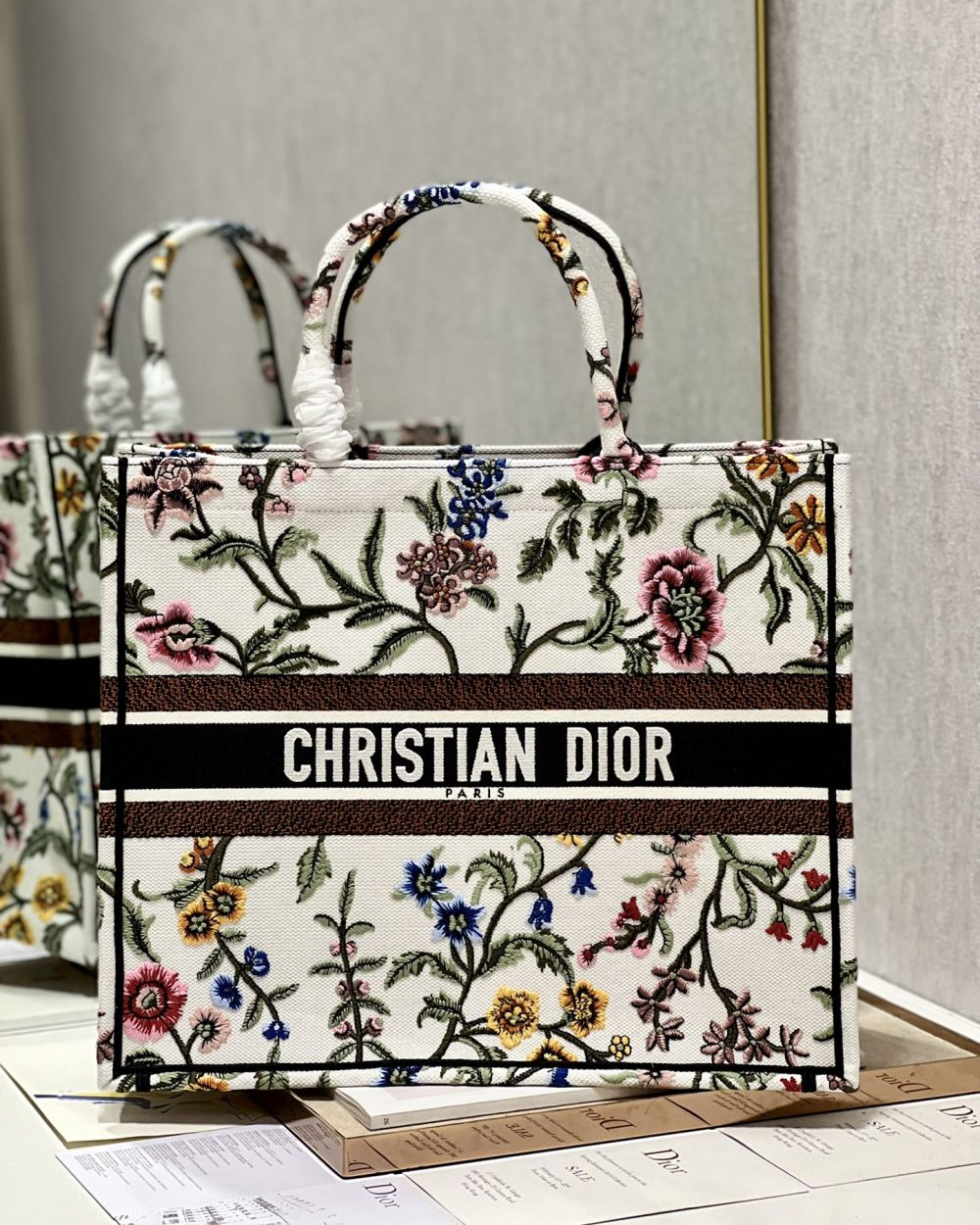 1:1 Replica Large Dior Tote Bag Black/White For Women 16.5 in/ 42cm M1286ZEAU_M911